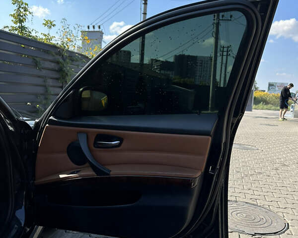 Черный БМВ 3 Серия, объемом двигателя 3 л и пробегом 225 тыс. км за 9500 $, фото 14 на Automoto.ua