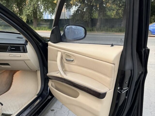 Чорний БМВ 3 Серія, об'ємом двигуна 3 л та пробігом 225 тис. км за 13600 $, фото 15 на Automoto.ua