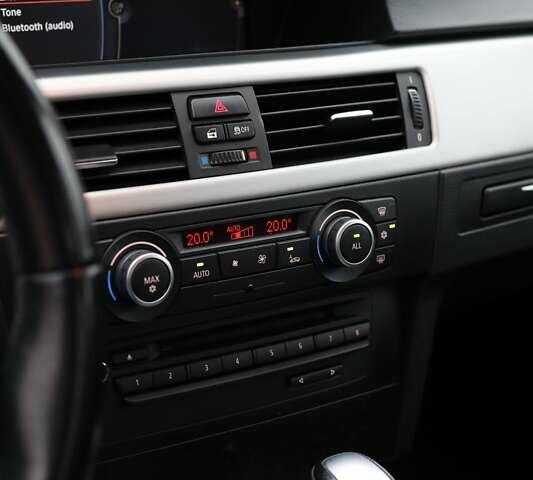 Черный БМВ 3 Серия, объемом двигателя 2 л и пробегом 329 тыс. км за 10400 $, фото 6 на Automoto.ua