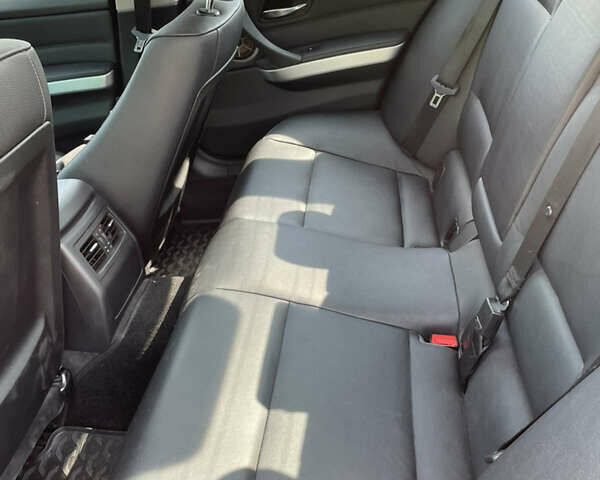 Чорний БМВ 3 Серія, об'ємом двигуна 3 л та пробігом 162 тис. км за 15500 $, фото 7 на Automoto.ua