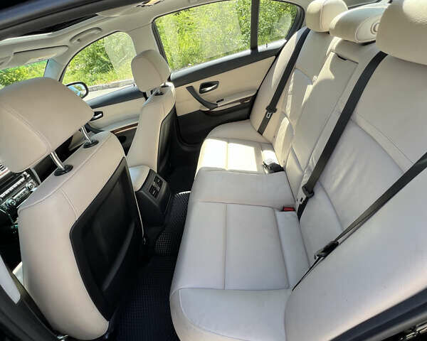 Чорний БМВ 3 Серія, об'ємом двигуна 3 л та пробігом 178 тис. км за 10500 $, фото 23 на Automoto.ua