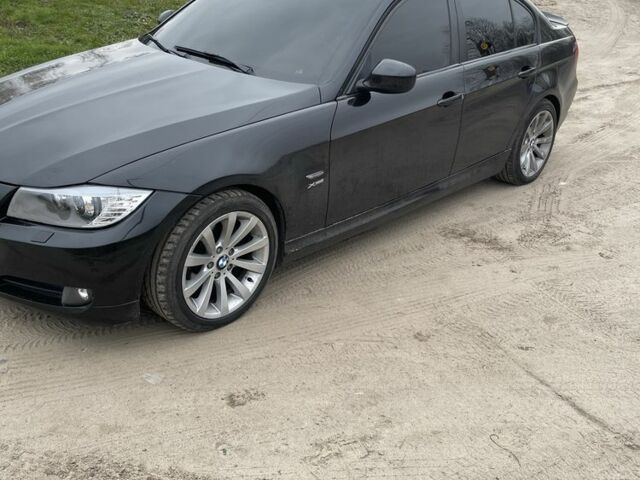 Черный БМВ 3 Серия, объемом двигателя 3 л и пробегом 203 тыс. км за 8500 $, фото 3 на Automoto.ua