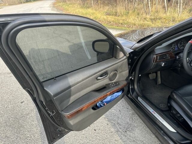 Черный БМВ 3 Серия, объемом двигателя 3 л и пробегом 290 тыс. км за 14000 $, фото 13 на Automoto.ua