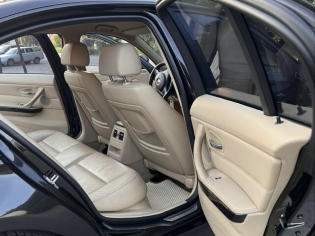 Чорний БМВ 3 Серія, об'ємом двигуна 3 л та пробігом 225 тис. км за 13600 $, фото 9 на Automoto.ua