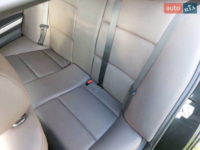 Черный БМВ 3 Серия, объемом двигателя 2 л и пробегом 279 тыс. км за 9800 $, фото 12 на Automoto.ua