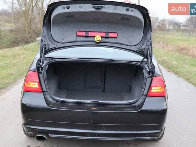 Черный БМВ 3 Серия, объемом двигателя 2 л и пробегом 329 тыс. км за 10400 $, фото 12 на Automoto.ua