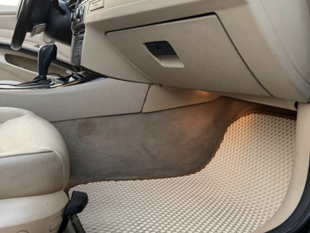 Чорний БМВ 3 Серія, об'ємом двигуна 3 л та пробігом 225 тис. км за 13600 $, фото 13 на Automoto.ua