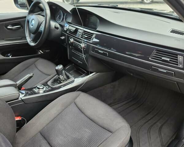 Черный БМВ 3 Серия, объемом двигателя 2 л и пробегом 339 тыс. км за 9200 $, фото 13 на Automoto.ua