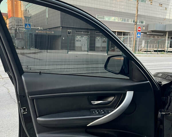 Чорний БМВ 3 Серія, об'ємом двигуна 2 л та пробігом 185 тис. км за 11700 $, фото 22 на Automoto.ua