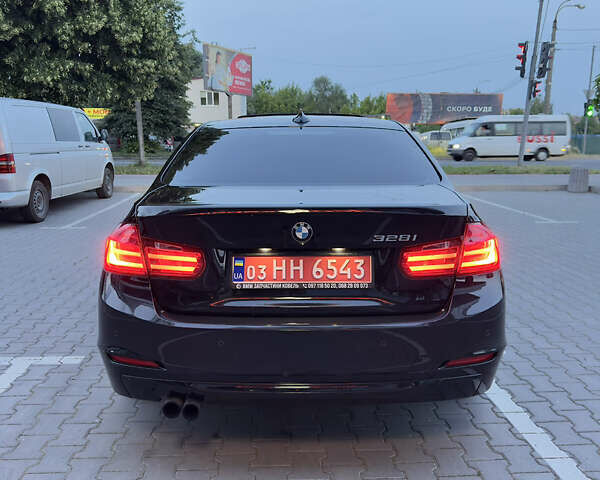 Черный БМВ 3 Серия, объемом двигателя 2 л и пробегом 225 тыс. км за 12300 $, фото 6 на Automoto.ua