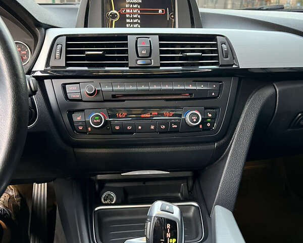 Чорний БМВ 3 Серія, об'ємом двигуна 2 л та пробігом 185 тис. км за 11700 $, фото 26 на Automoto.ua