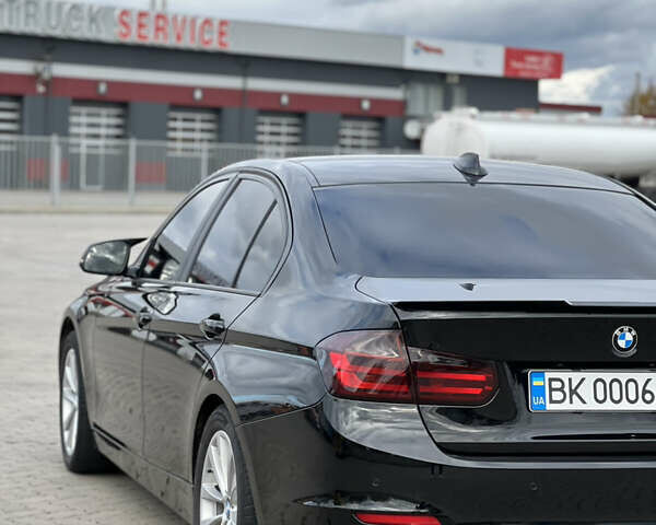 Черный БМВ 3 Серия, объемом двигателя 2 л и пробегом 297 тыс. км за 13600 $, фото 3 на Automoto.ua