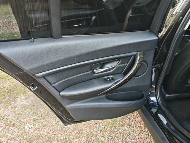 Чорний БМВ 3 Серія, об'ємом двигуна 2 л та пробігом 193 тис. км за 12500 $, фото 8 на Automoto.ua