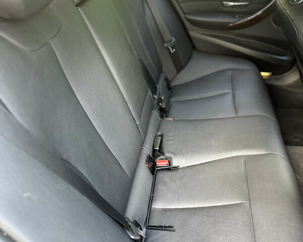 Чорний БМВ 3 Серія, об'ємом двигуна 3 л та пробігом 195 тис. км за 12950 $, фото 10 на Automoto.ua