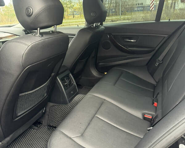 БМВ 3 Серия 2013 в Киеве на Automoto.ua Черный БМВ 3 Серия, объемом двигателя 2 л и пробегом 215 тыс. км за 12500 $, фото 16 на Automoto.ua