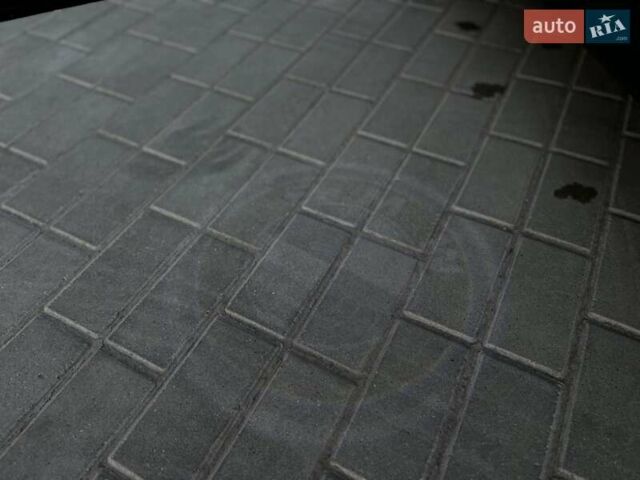 Чорний БМВ 3 Серія, об'ємом двигуна 2 л та пробігом 173 тис. км за 13300 $, фото 26 на Automoto.ua