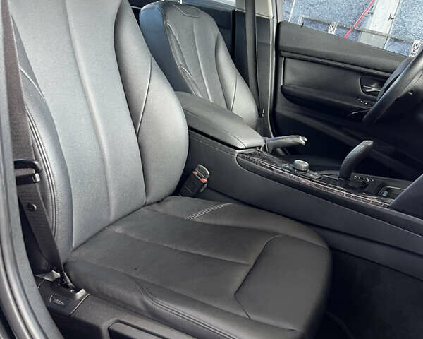 Чорний БМВ 3 Серія, об'ємом двигуна 2 л та пробігом 270 тис. км за 12000 $, фото 24 на Automoto.ua