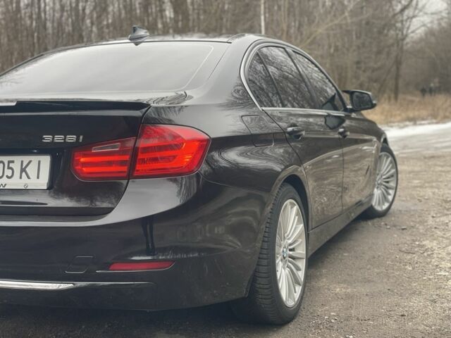 Черный БМВ 3 Серия, объемом двигателя 2 л и пробегом 296 тыс. км за 11100 $, фото 9 на Automoto.ua