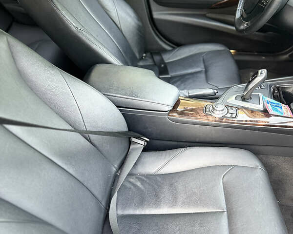 Чорний БМВ 3 Серія, об'ємом двигуна 3 л та пробігом 195 тис. км за 12950 $, фото 9 на Automoto.ua