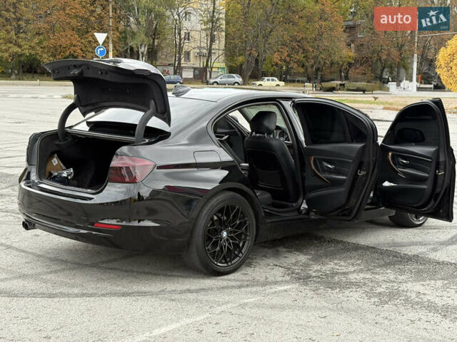 БМВ 3 Серия 2013 в Запорожье на Automoto.ua Черный БМВ 3 Серия, объемом двигателя 2 л и пробегом 164 тыс. км за 13999 $, фото 11 на Automoto.ua