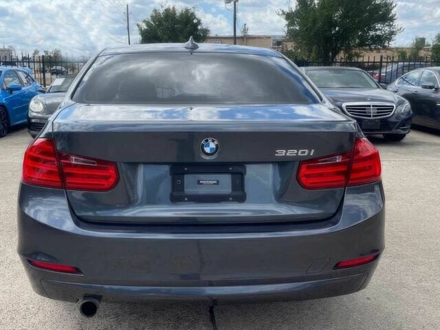 Черный БМВ 3 Серия, объемом двигателя 2 л и пробегом 80 тыс. км за 3200 $, фото 6 на Automoto.ua