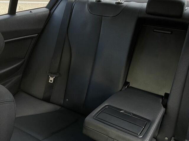 Черный БМВ 3 Серия, объемом двигателя 2 л и пробегом 200 тыс. км за 11700 $, фото 7 на Automoto.ua