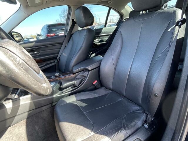 Чорний БМВ 3 Серія, об'ємом двигуна 2 л та пробігом 142 тис. км за 11900 $, фото 7 на Automoto.ua