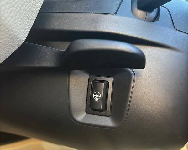 Чорний БМВ 3 Серія, об'ємом двигуна 2 л та пробігом 185 тис. км за 13500 $, фото 27 на Automoto.ua