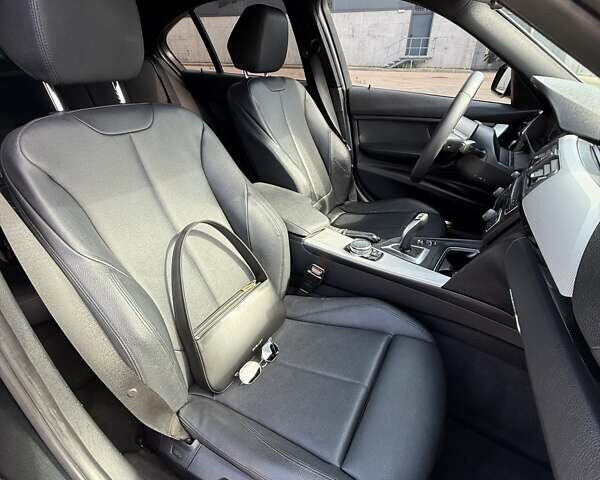 Чорний БМВ 3 Серія, об'ємом двигуна 2 л та пробігом 137 тис. км за 14966 $, фото 6 на Automoto.ua