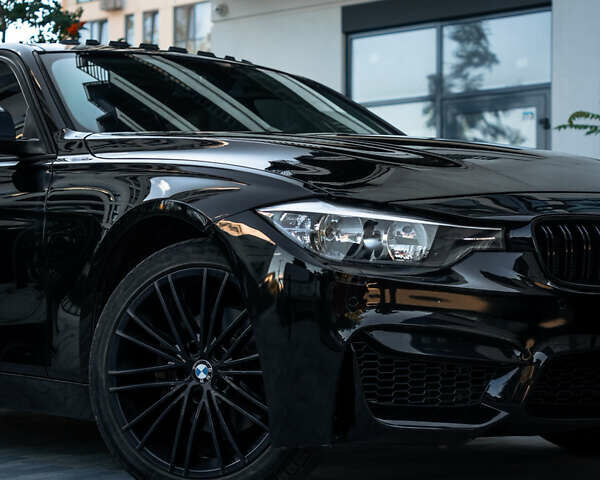 Черный БМВ 3 Серия, объемом двигателя 2 л и пробегом 170 тыс. км за 15850 $, фото 7 на Automoto.ua