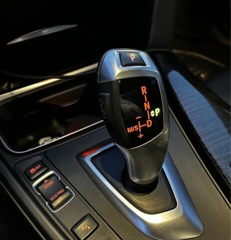 Чорний БМВ 3 Серія, об'ємом двигуна 2 л та пробігом 100 тис. км за 14700 $, фото 13 на Automoto.ua