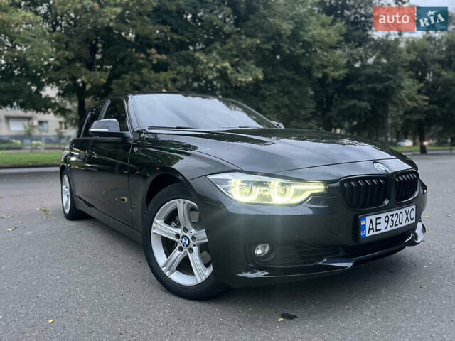 Черный БМВ 3 Серия, объемом двигателя 2 л и пробегом 140 тыс. км за 17200 $, фото 7 на Automoto.ua