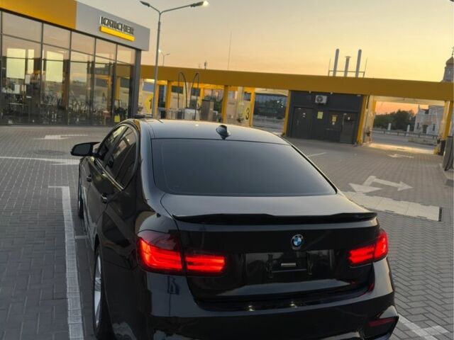 БМВ 3 Серия 2015 в Днепре (Днепропетровске) на Automoto.ua Черный БМВ 3 Серия, объемом двигателя 0 л и пробегом 130 тыс. км за 15000 $, фото 4 на Automoto.ua