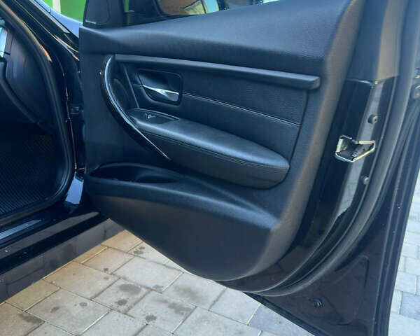 Черный БМВ 3 Серия, объемом двигателя 2 л и пробегом 268 тыс. км за 12600 $, фото 16 на Automoto.ua