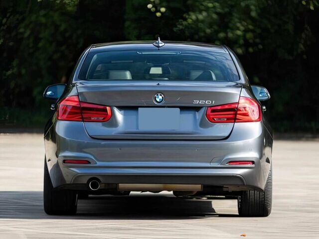 Черный БМВ 3 Серия, объемом двигателя 2 л и пробегом 72 тыс. км за 10000 $, фото 4 на Automoto.ua