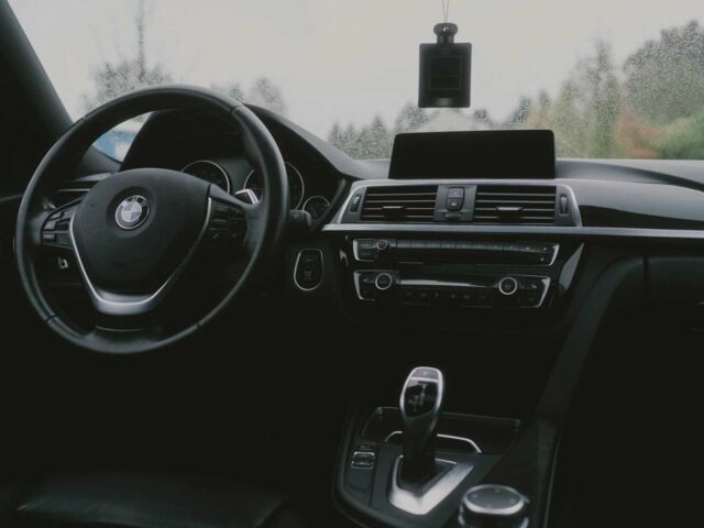 Черный БМВ 3 Серия, объемом двигателя 2 л и пробегом 140 тыс. км за 9000 $, фото 8 на Automoto.ua