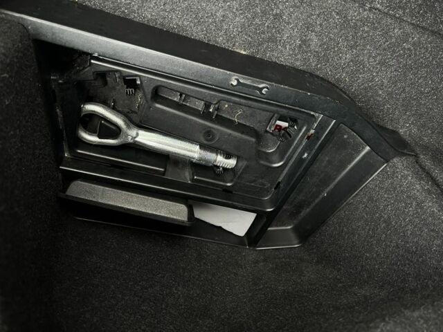 Чорний БМВ 3 Серія, об'ємом двигуна 2 л та пробігом 144 тис. км за 17500 $, фото 16 на Automoto.ua