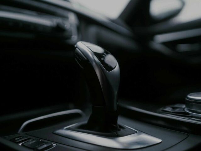 Черный БМВ 3 Серия, объемом двигателя 2 л и пробегом 140 тыс. км за 9000 $, фото 12 на Automoto.ua