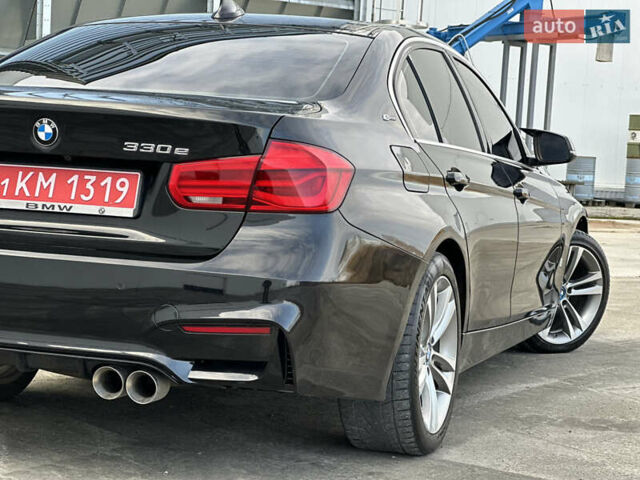 Чорний БМВ 3 Серія, об'ємом двигуна 2 л та пробігом 220 тис. км за 18999 $, фото 12 на Automoto.ua