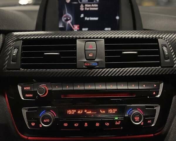 БМВ 3 Серия 2017 в Киеве на Automoto.ua Черный БМВ 3 Серия, объемом двигателя 2 л и пробегом 135 тыс. км за 17000 $, фото 10 на Automoto.ua