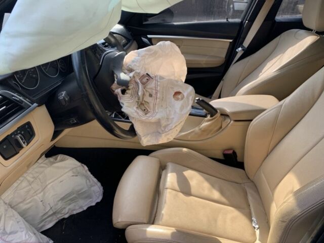 Черный БМВ 3 Серия, объемом двигателя 2 л и пробегом 104 тыс. км за 12000 $, фото 5 на Automoto.ua