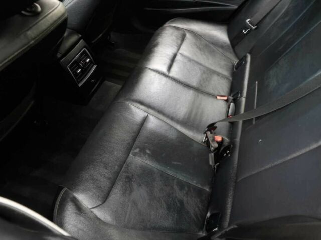 Чорний БМВ 3 Серія, об'ємом двигуна 3 л та пробігом 59 тис. км за 19200 $, фото 10 на Automoto.ua