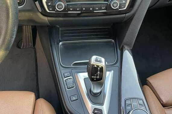 Чорний БМВ 3 Серія, об'ємом двигуна 2 л та пробігом 120 тис. км за 12500 $, фото 14 на Automoto.ua