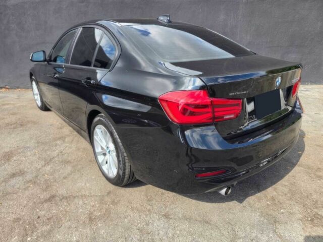 Черный БМВ 3 Серия, объемом двигателя 2 л и пробегом 37 тыс. км за 11000 $, фото 7 на Automoto.ua