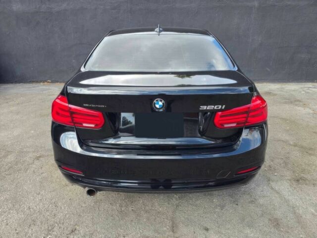 Черный БМВ 3 Серия, объемом двигателя 2 л и пробегом 37 тыс. км за 11000 $, фото 6 на Automoto.ua