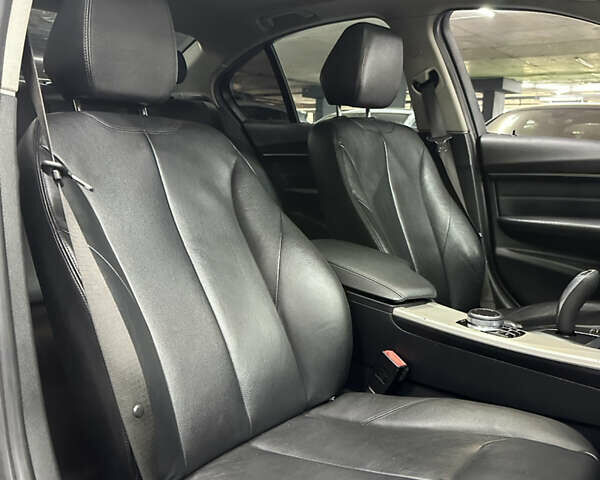 Черный БМВ 3 Серия, объемом двигателя 2 л и пробегом 123 тыс. км за 16700 $, фото 11 на Automoto.ua