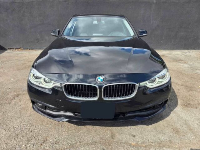 Черный БМВ 3 Серия, объемом двигателя 2 л и пробегом 37 тыс. км за 11000 $, фото 1 на Automoto.ua