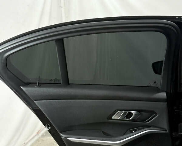 Чорний БМВ 3 Серія, об'ємом двигуна 2 л та пробігом 160 тис. км за 28900 $, фото 26 на Automoto.ua