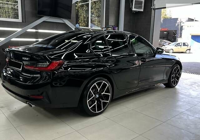 Чорний БМВ 3 Серія, об'ємом двигуна 2 л та пробігом 17 тис. км за 30999 $, фото 4 на Automoto.ua