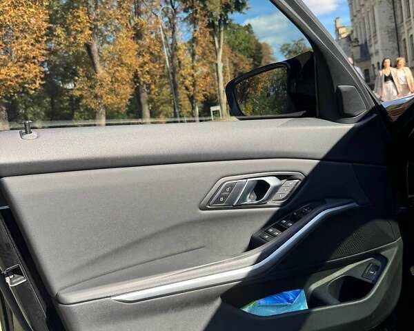 Чорний БМВ 3 Серія, об'ємом двигуна 2 л та пробігом 79 тис. км за 27399 $, фото 9 на Automoto.ua